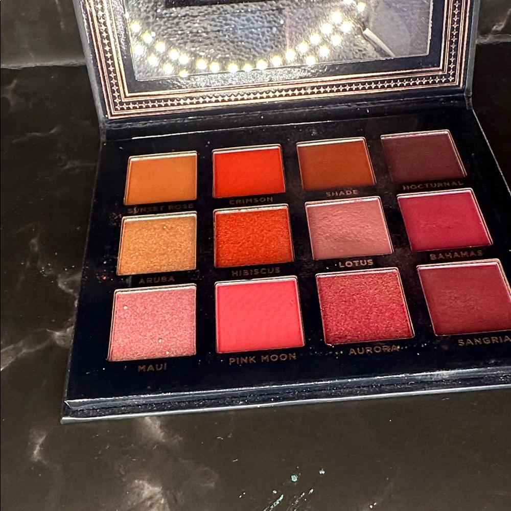 Ace Beaute Scarlet Dusk Palette